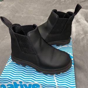 native chelsea boot